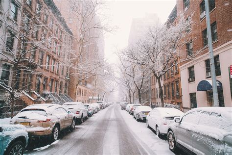 Seasons first snowfall expected in NYC, worst stays in the interior