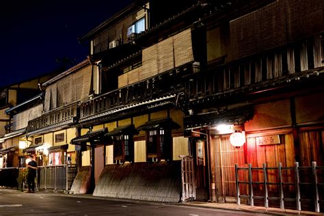 Gion District at night, Kyoto - Alo Japan