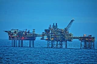 Oil Drilling Platform | Taken from our cruise ship balcony e… | Flickr