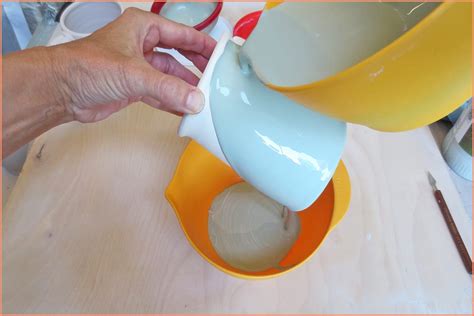 How To Glaze Pottery - 9 Pottery Glazing Techniques - Pottery Crafters