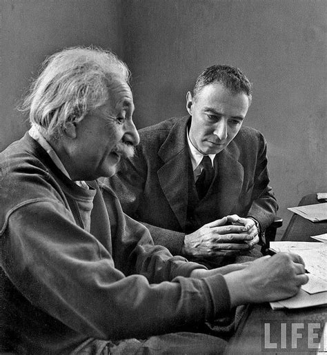 1947... Albert Einstein, Robert Oppenheimer | Albert einstein photo ...