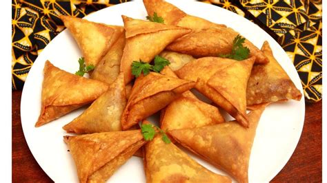 Beef Samosa (1 pc) – Delivery2u