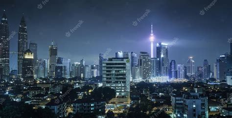 Premium Photo | Kuala lumpur skyline at night