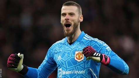 David de Gea: Manchester United goalkeeper wins Golden Glove - BBC Sport