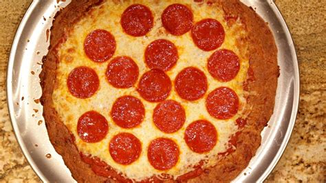 Keto Pepperoni Pizza Recipe | Keto Daily