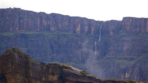 Drakensberg Mountains Pictures: View Photos & Images of Drakensberg ...