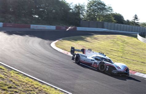 Porsche breaks fastest Nürburgring lap record with 919 Hybrid Evo | Driving