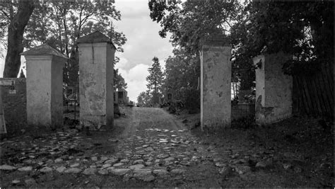 Old cemetery Gate - Documentary & Street Photos - Tomek's Photoblog