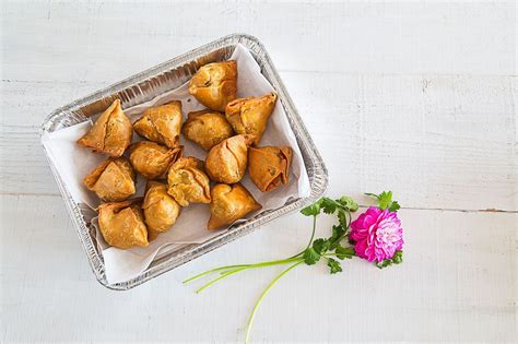 Samosas | Ethnic recipes, Samosa, Food