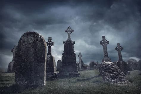 Pictures: graveyard ghost | Spooky Old Graveyard Ghost Night — Stock Photo © egal #206783572