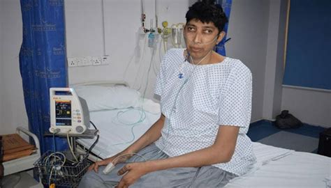 Pakistan’s tallest man Naseer Soomro recovers after brief illness