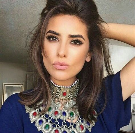 Sazan barzani is an adorable short, little thing | Brunette hair, Medium length hair styles ...