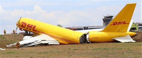 DHL Boeing 757 Drifts, Slides Off the Runway and Breaks in Two ...