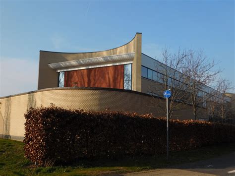 VF Northern Europe offices, Birdcage... © Bryn Holmes cc-by-sa/2.0 :: Geograph Britain and Ireland