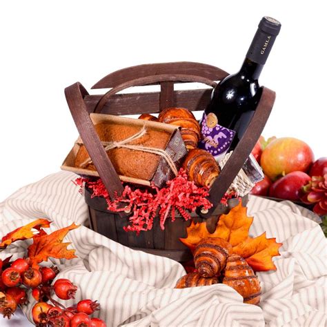 Festive Wine Basket | MyKosherGifts.com