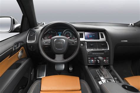 Audi Q7 V12– A More Powerful Version Of Q7 At The 2012 Auto Expo