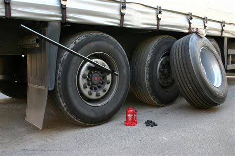 Semi-Truck Mechanical Failures and Defects Can Be Prevented | Keller & Keller