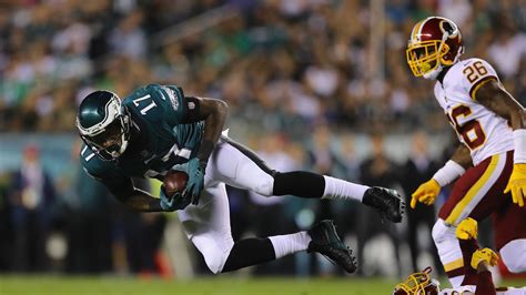 Alshon Jeffery to stay with Philadelphia Eagles | NFL News | Sky Sports