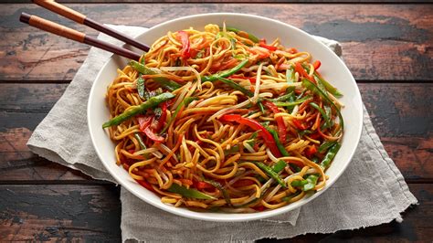 Chow Mein vs. Lo Mein: What's the Real Difference? - Eat This Not That