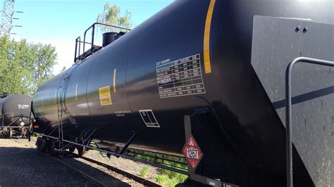 US may again boost rail tank car safety standards