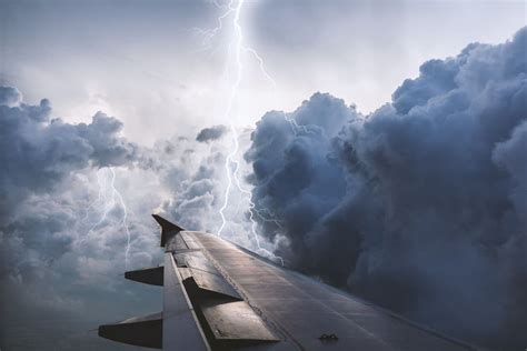 Can Airplanes Fly In Hurricanes, Cyclones and Thunderstorms? - Aero Corner