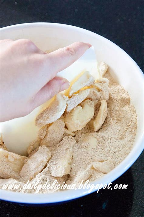dailydelicious: Good for you scones: Rice bran flour raisin scones