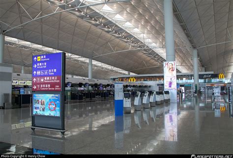 Hong Kong Chek Lap Kok Terminal Photo by Henry Chow | ID 1124507 | Planespotters.net