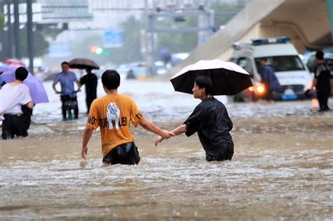 Photos show catastrophic and deadly floods in China - UAE Times