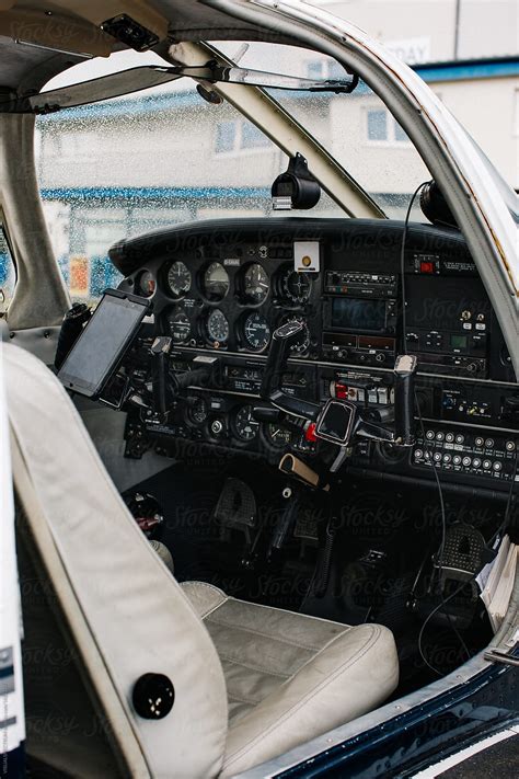 «Cockpit In Small Plane» del colaborador de Stocksy «VISUALSPECTRUM ...