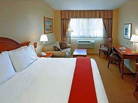 Five Towns Inn Lawrence - Guest Reservations