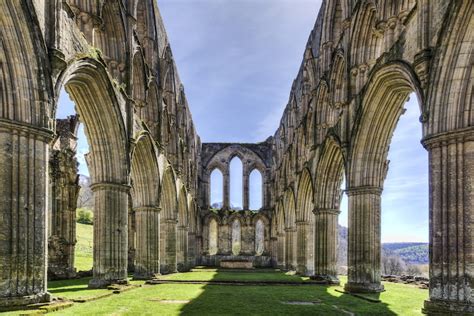 10 British Churches Ruined During the Dissolution of the Monasteries ...