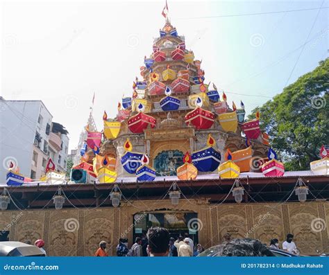 Thousands Of Devotees Bid Adieu To Lalbaugcha Raja In Mumbai During Ganesh Visarjan Editorial ...