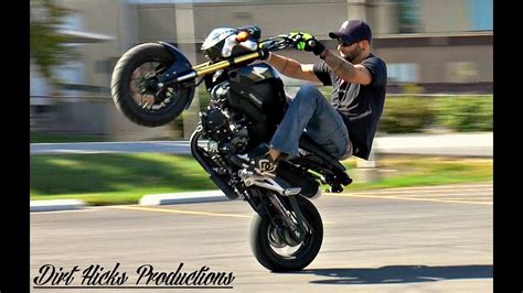 HONDA GROM STUNTS - MATT CARPANINI - MSX125 STUNTING - YouTube