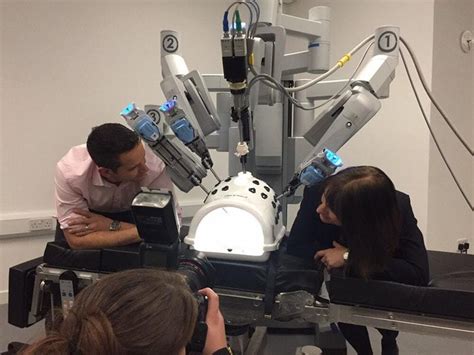 Surgeons to train with robotic assistant at Dundee hospital | Shropshire Star