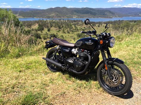 2017 Triumph Bonneville T120 review - Motorbike Writer