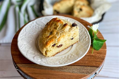 Irish Soda Bread with Buttermilk and Raisins - 31 Daily