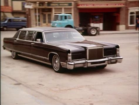 IMCDb.org: 1977 Lincoln Continental Executive Limousine Moloney Coachbuilders in "The Dukes of ...