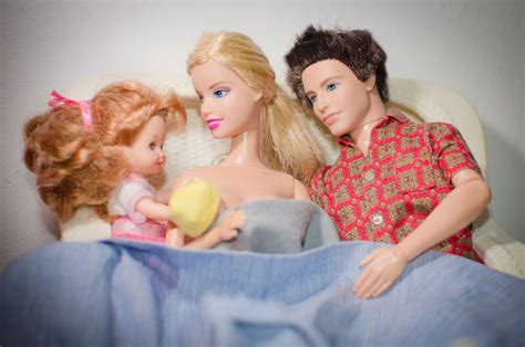 Barbie's Home Birth, With Ken, Her Midwife & Her Daughter By Her Side ...