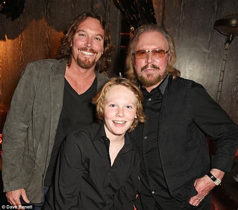 Bee Gees' Barry Gibb steps out with lookalike son and grandson in ...