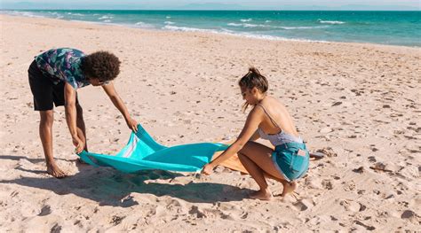 Beach Towel Sizes and How to Choose The Perfect One