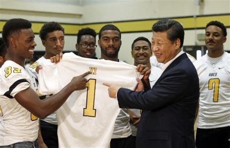 China’s President Xi Jinping Visits With US High School Football Team