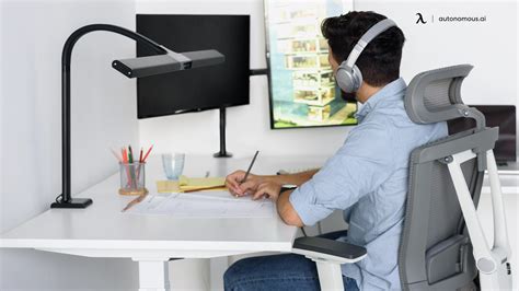 Explore the Psychological Impact of an Ergonomic Desk Setup