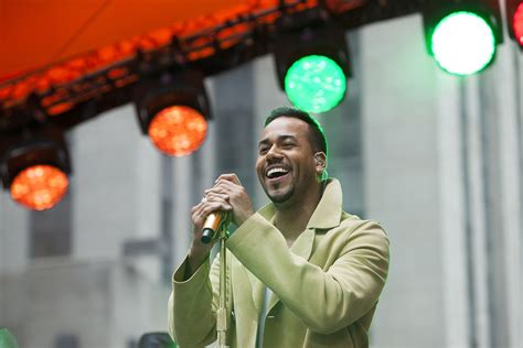 Crowds Welcome 'King of Bachata' Romeo Santos At Today Show Concert - NBC News