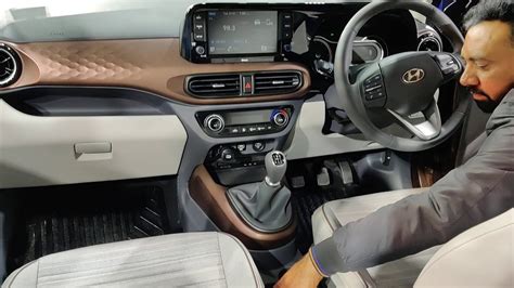 Hyundai Aura Interiors Shown : Look Premium, Feature Loaded - YouTube