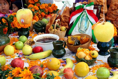 Dia de Los Muertos Foods | Mira Terra Images Travel Photography