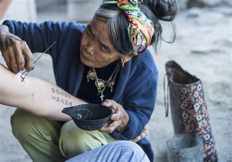 Whang-od Oggay is a traditional tattoo artist from the old Kalinga generation. | Tattoo artists ...