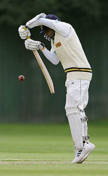 Mahela Jayawardene defends watchfully | ESPNcricinfo.com