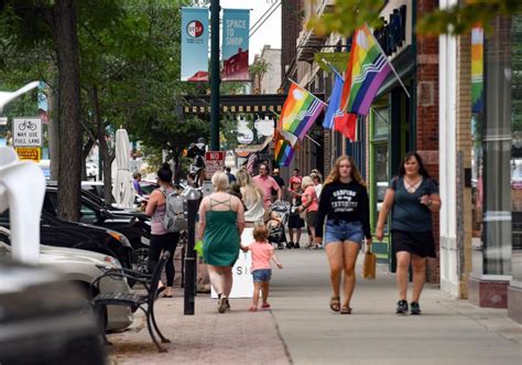 Boutiques and Brews Scavenger Crawl scheduled for June 24 in downtown ...