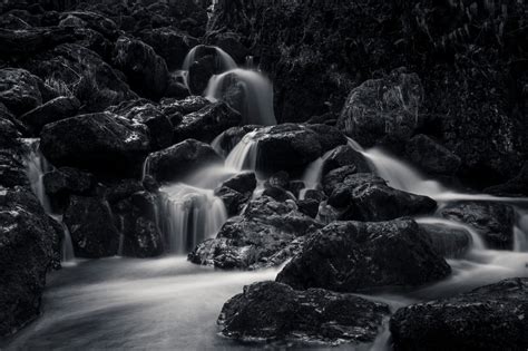 Gambar : alam, batu, air terjun, hitam dan putih, sungai, aliran, cepat ...