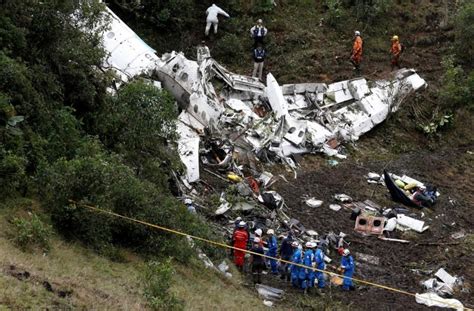 Plane carrying Brazilian soccer team crashes - Photos,Images,Gallery ...